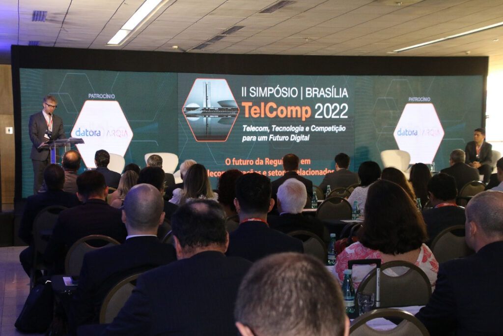 II Simpósio da TelComp promoveu debate plural com principais nomes da telecomunicação